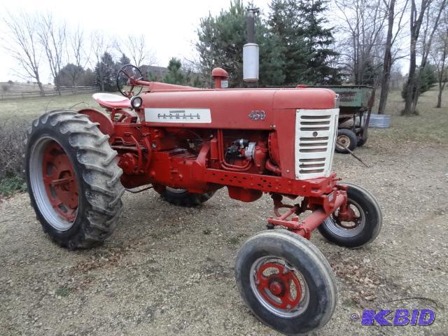 lot 3 image: Farmall 450 gas tractor. Wide front. Serial 1...