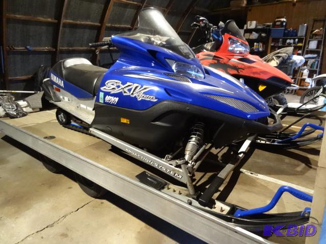 lot 41 image: 2002 Yamaha SX viper snowmobile. JYE8EK0082A0...