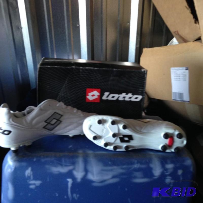 Lotto Size 12 Soccer Cleats