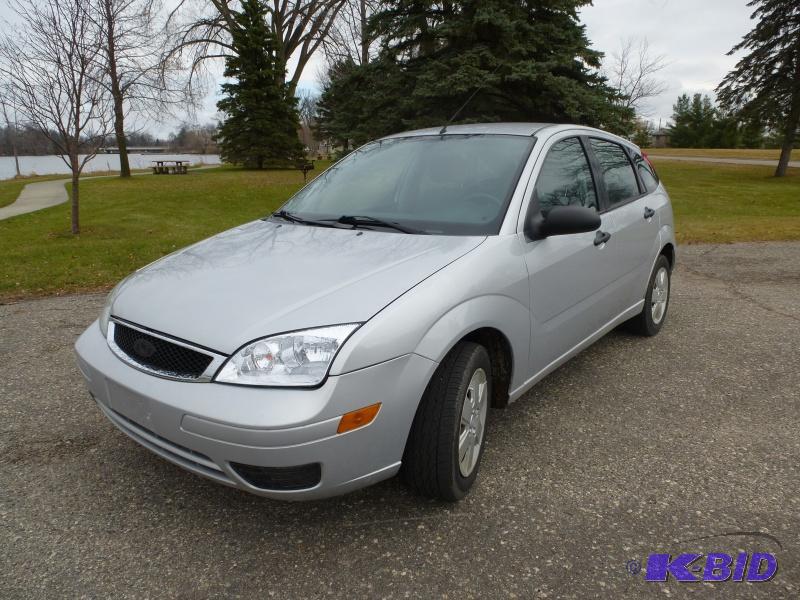 2006 Ford Focus ZX5 Hatch back Has 2.0 Liter...
