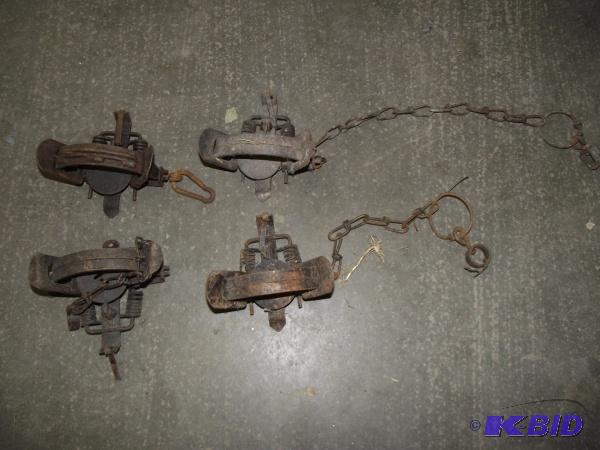 lot 10 image: (4) Animal Traps...