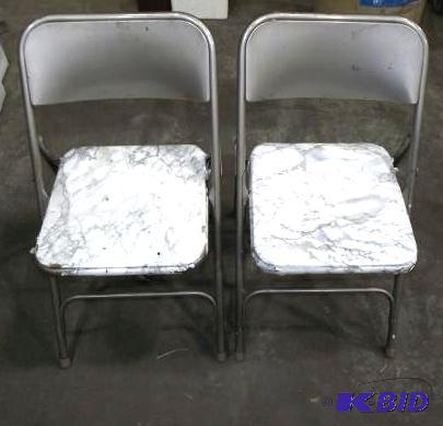 lot 116 image: (2) Metal folding chairs...