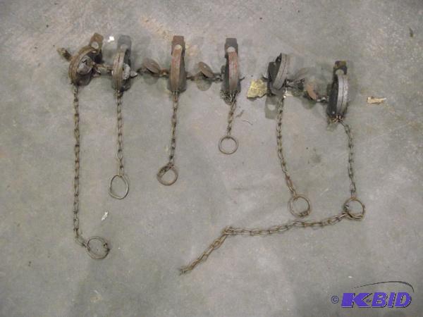 lot 12 image: (6) Animal Traps...