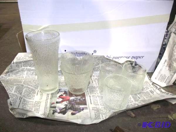 lot 121 image: 20 peace glass cup set   Various sizes ...