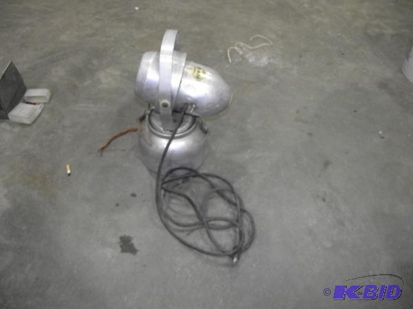 lot 132 image: Power Fogger   Not sure how to test it so we ...