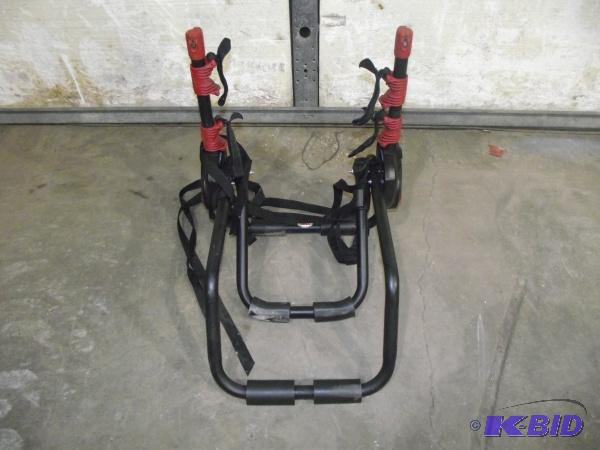 lot 174 image: Bell Bike Rack...