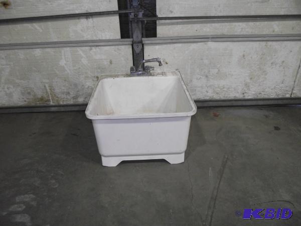 lot 175 image: American Shower and Bath Deep Basin Plastic S...