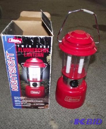 lot 180 image: Coleman Twin Tube Florescent Lantern...