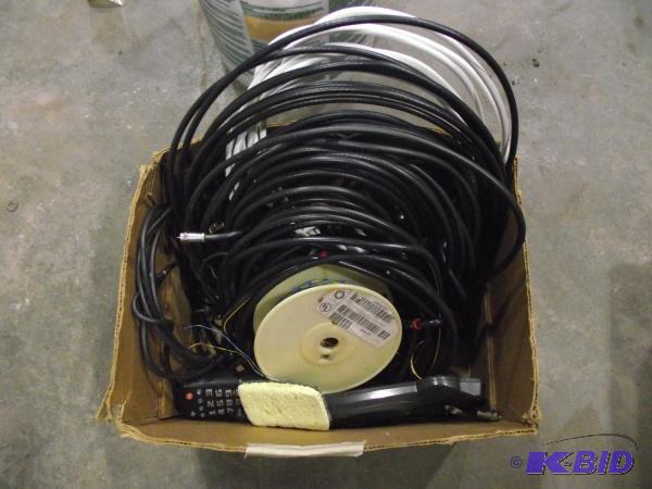 lot 198 image: Antenna Cable And Remote...