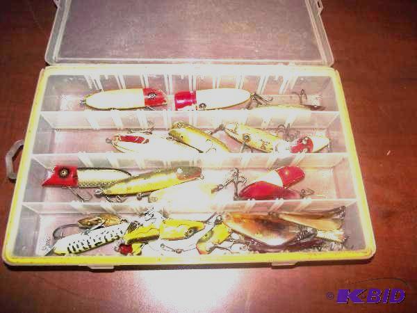lot 27 image: Collectible Vintage Fishing Tackle...
