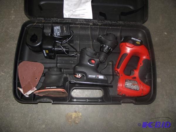 lot 33 image: Black & Decker Tool Set   Sander  Light  ...