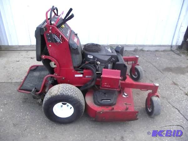 lot 4 image: Toro Grandstand 48" Commercial Lawn Mowe...