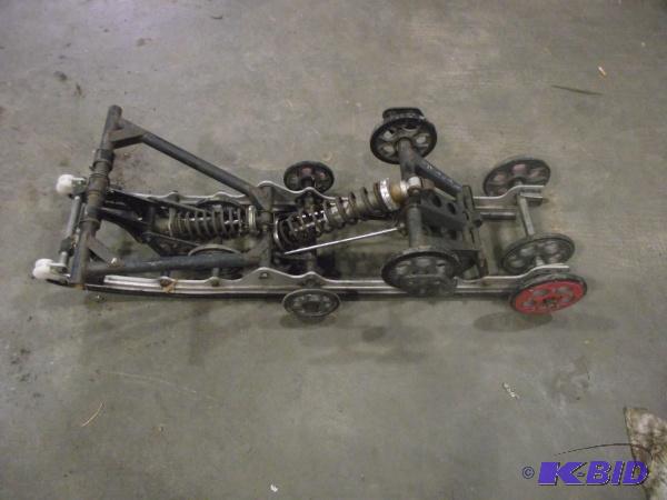 lot 42 image: 1999 V-Max 500 Suspension...