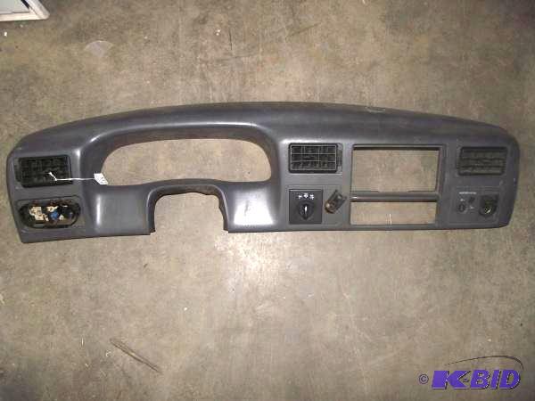 lot 57 image: 1999 For Super Duty Dash...