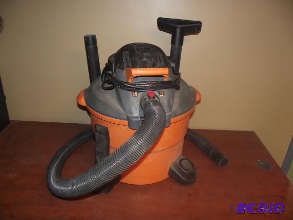 lot 89 image: 12 Gallon Shop Vac...