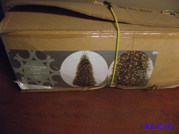 lot 90 image: 7-12 Foot Clear Lighted Dunhill Fir Christma...