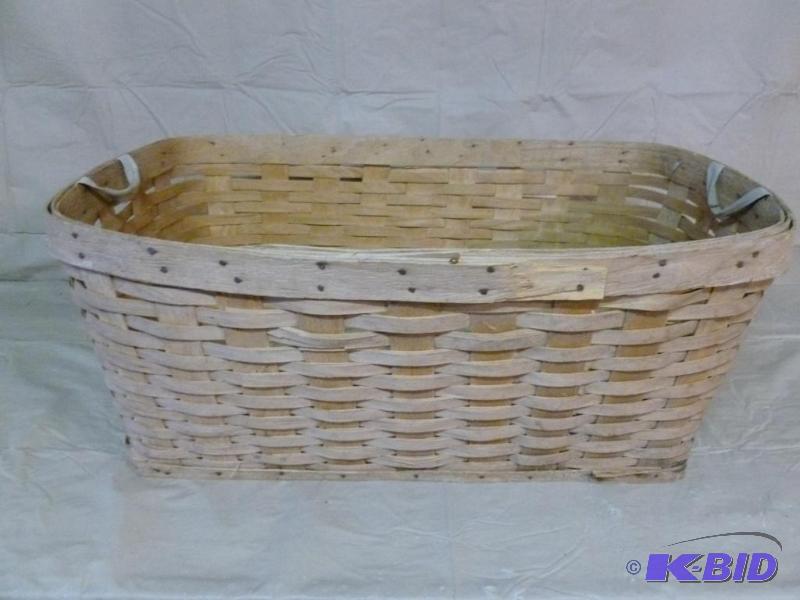 lot 102 image: Large vintage hand woven basket with side han...