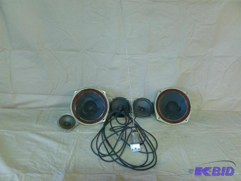 lot 19 image: This lot consists of a vintage two way radio ...