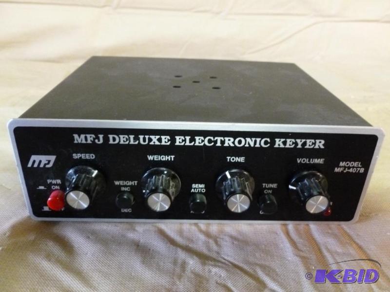 lot 20 image: MFJ Deluxe Electronic Keyer model MFJ-407B....
