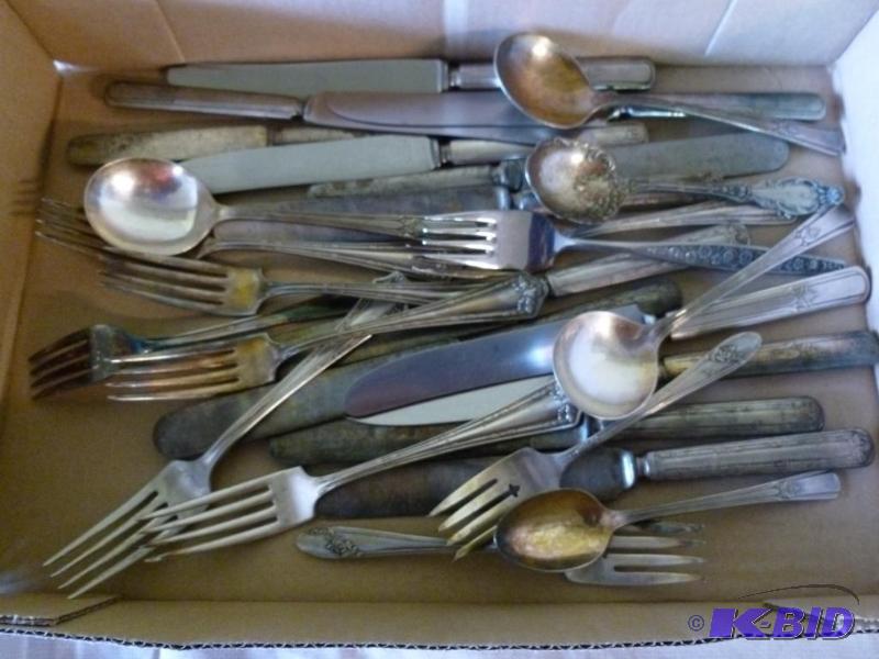 lot 45 image: Large lot of vintage silver plate flatware....