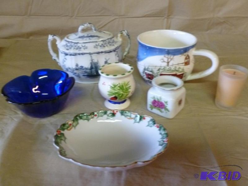 lot 57 image: This lot consists of a Lefton Christmas theme...