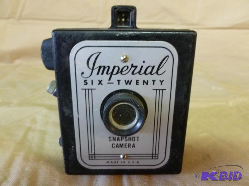 lot 64 image: Vintage Imperial Six-Twenty snapshot camera....