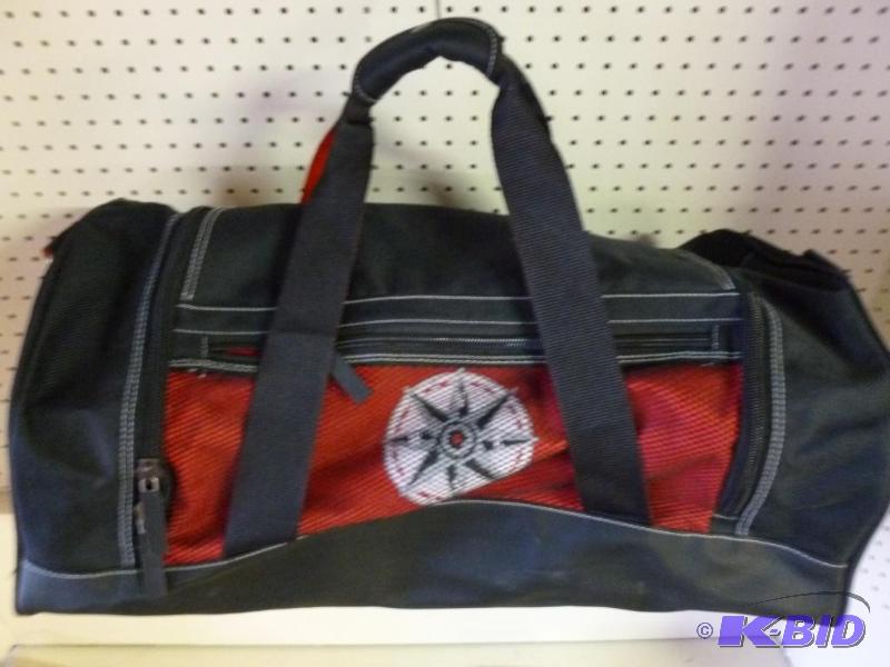 lot 91 image: Heavy duty duffel bag, appears to be new....