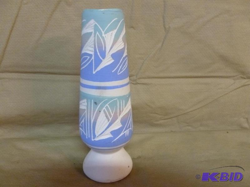 lot 98 image: Beautiful Native American hand painted potter...