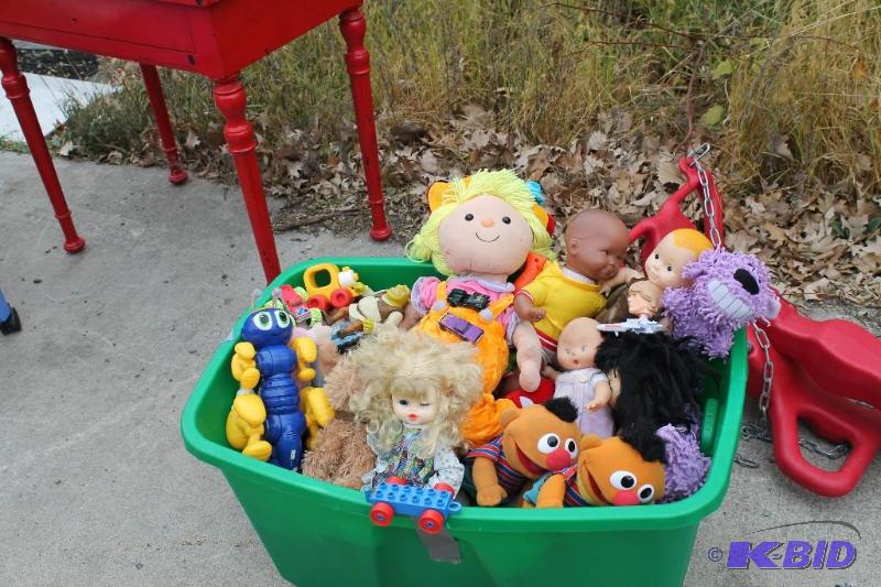 Big Plastic Tub Full Of Dolls &nbsp...