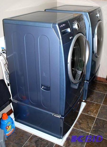 lot 1 image: Here is what the description off samsung and ...