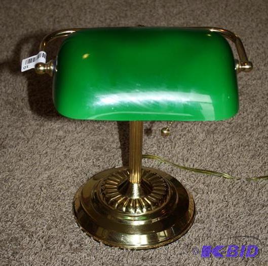 lot 10 image: Bankers desk lamp with green glass shade 13x...