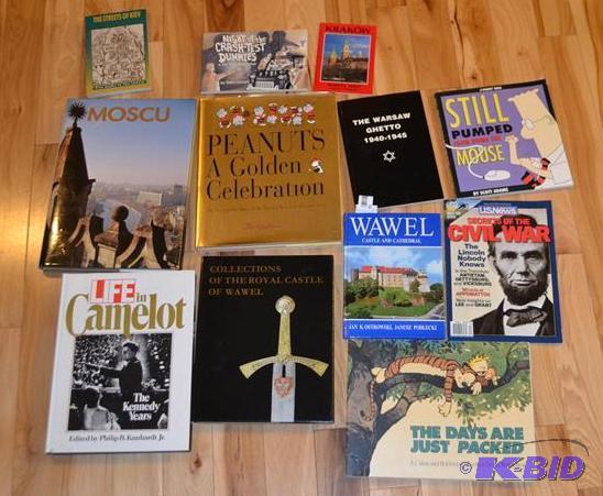 lot 75 image: Collectible books Book on Moscow in Spanish L...