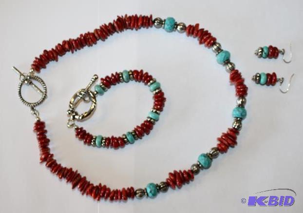 lot 88 image: Shell necklace from Pacific shells...