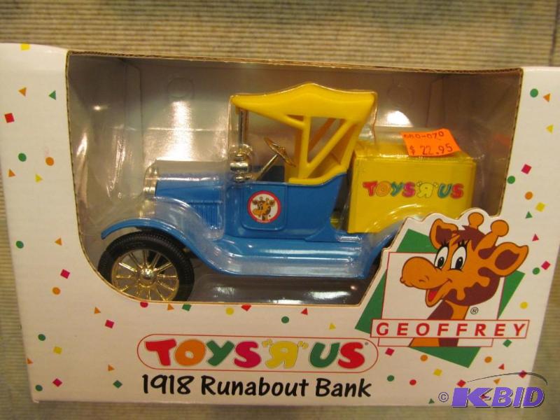 1993 1918 Ford Runabout Toys R Us Delivery Truck 125 Scale Die Cast Bank by Ertl