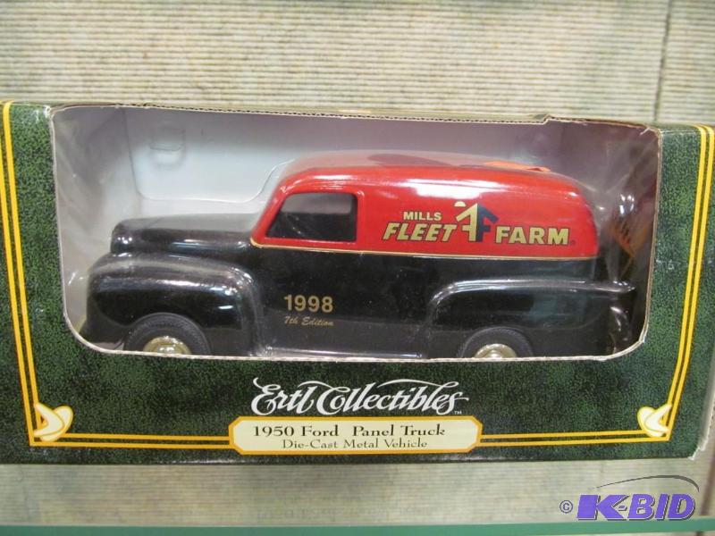 1998 1950 Ford Panel Delivery Fleet Farm Delivery Truck 125 Scale Die Cast Bank by