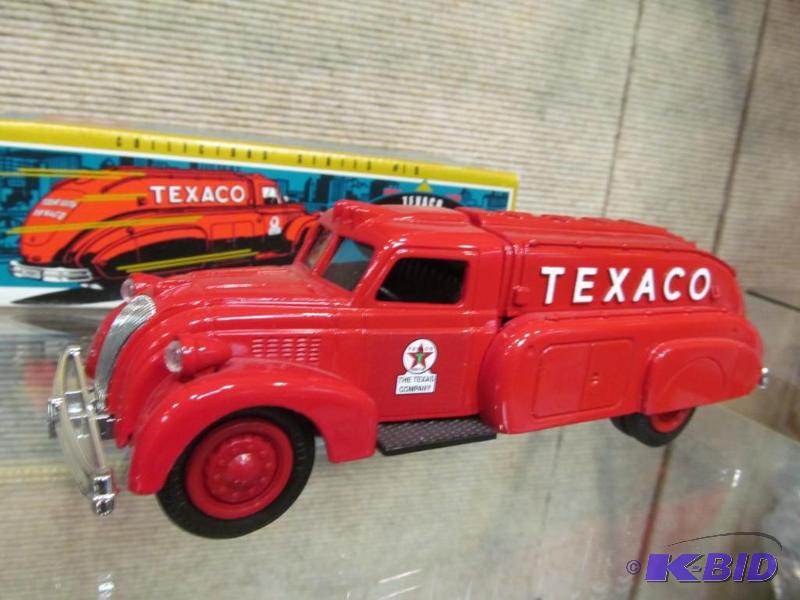 1993 1939 Dodge Airflow Texaco Tanker Truck 125 Scale Die Cast Bank by Ertl