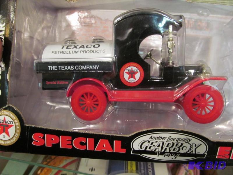 1999 1912 Ford Model T Texaco Tanker Truck 125 Scale Die Cast Bank by Gearbox Toys