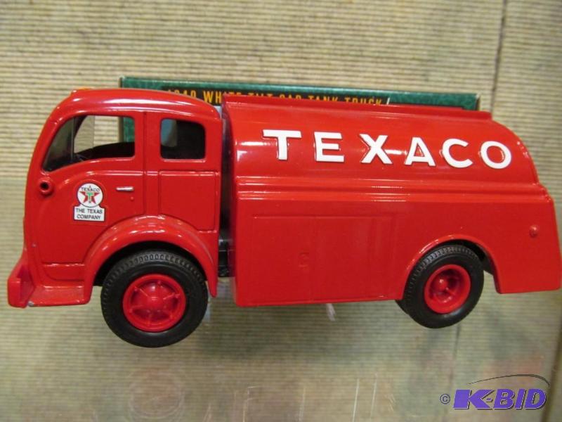1996 1949 White Tilt Cab Texaco Tank Truck 132 Scale Die Cast Bank by Ertl