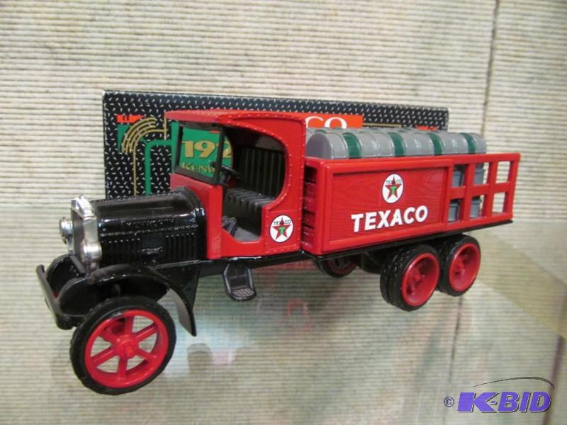 1992 1925 Kenworth Texaco Stake Truck 132 Scale Die Cast Bank by Ertl