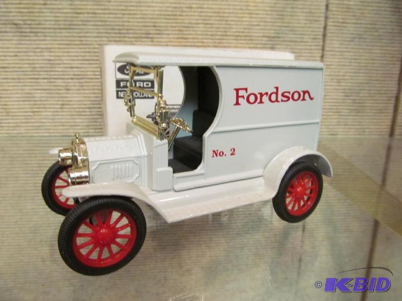 1993 Ford New Hollamd Open Front Panel Side Delivery Truck 125 Scale Die Cast Bank by Ertl