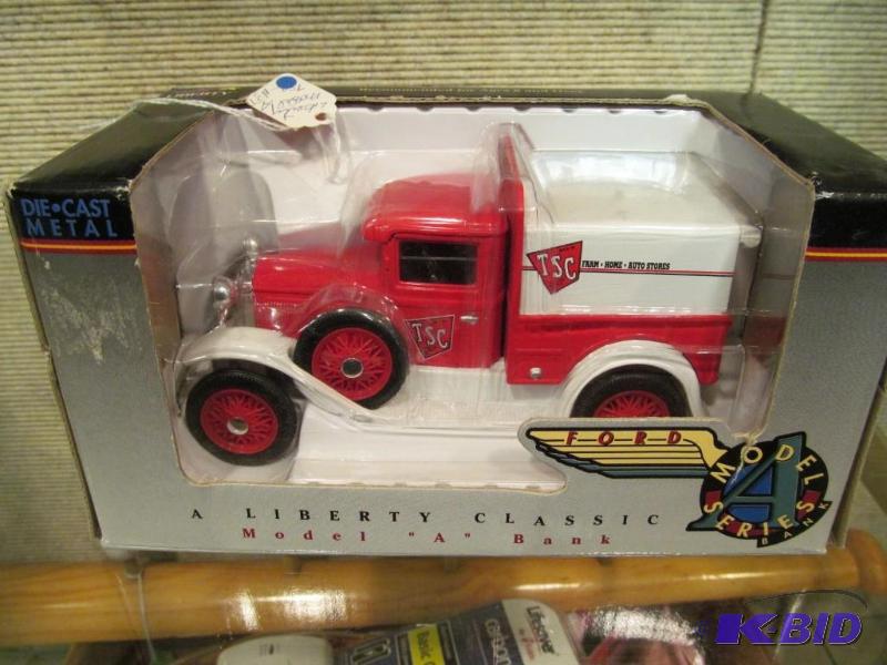 Tractor Supply Company Model A Delivery Truck 125 Scale Die Cast Bank by Liberty Classics