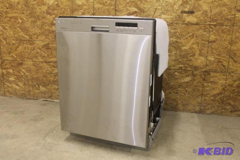 LIKE NEW LG SEMI-INTEGRATED DISHWASHER WITH DIGITAL STATUS DISPLAY #LDS4821ST