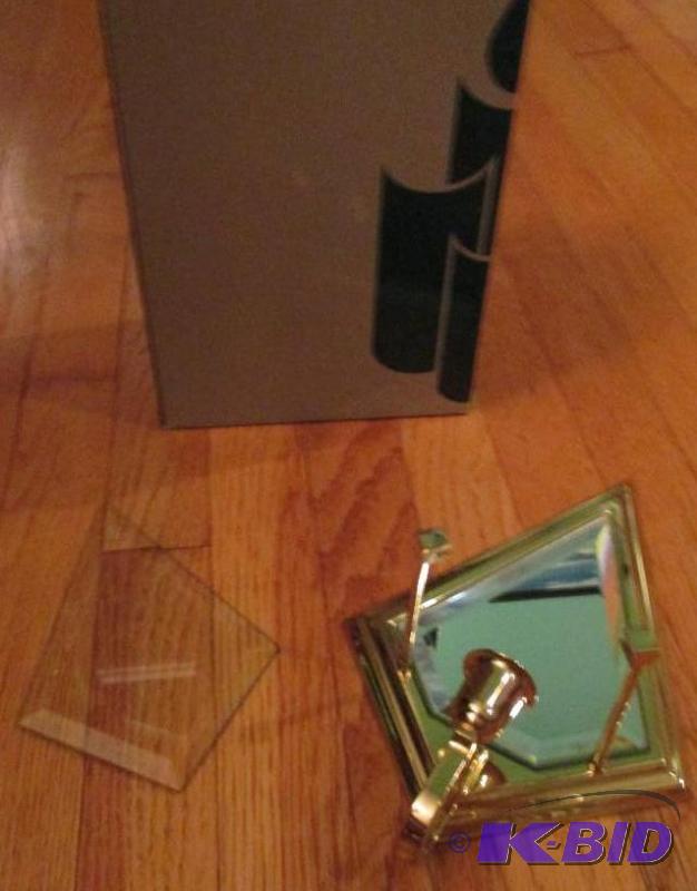 lot 19 image: Partylite Infinity Sconce P0136...