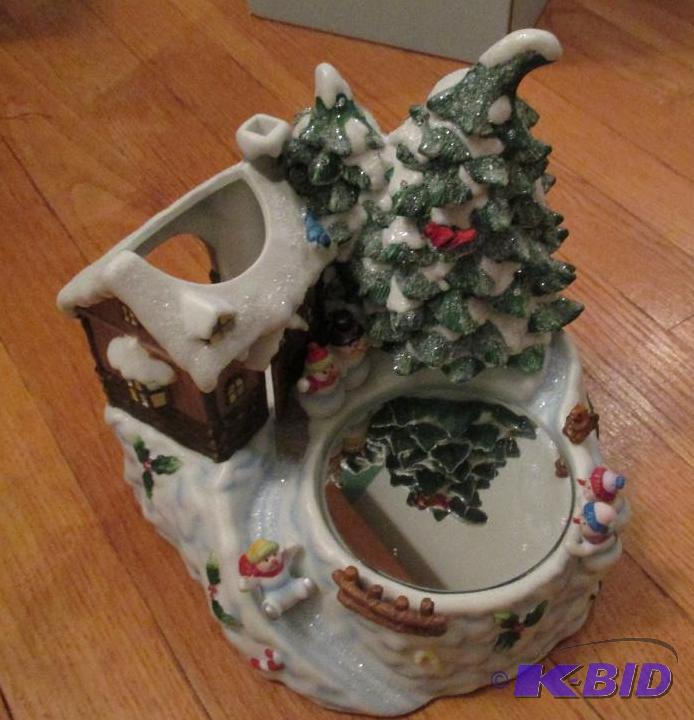 lot 33 image: Partylite Snowbell Tealight Candle Holder wit...