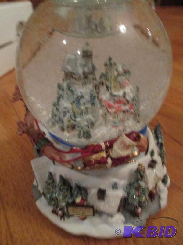 lot 36 image: Partylite &quotOlde World Village Tealight G...