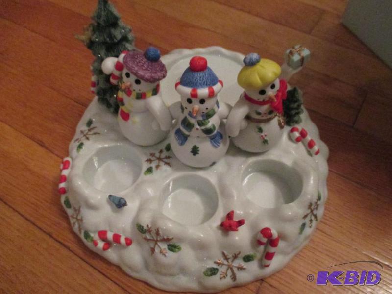 lot 37 image: Partylite Snowbell Tealight and Pillar Holder...