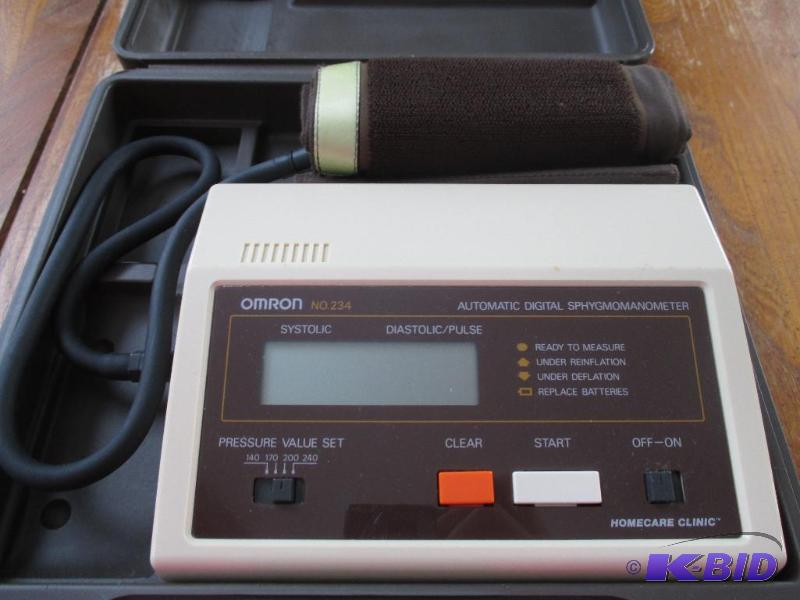 lot 44 image: Omron 234 Blood pressure monitor with carryin...