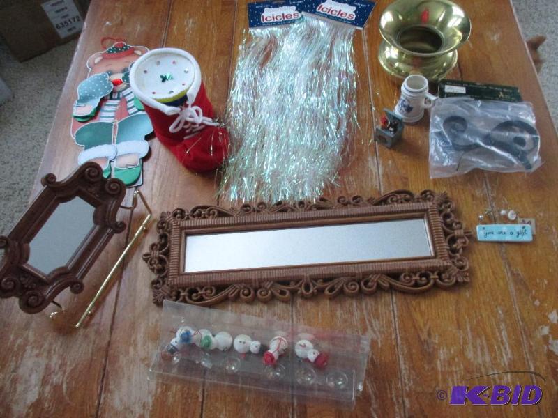 lot 58 image: mixed decorations with wall mirrors, tinsel a...