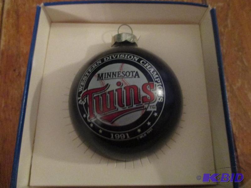 lot 68 image: sports collectable series- 1991 Minnesota Twi...