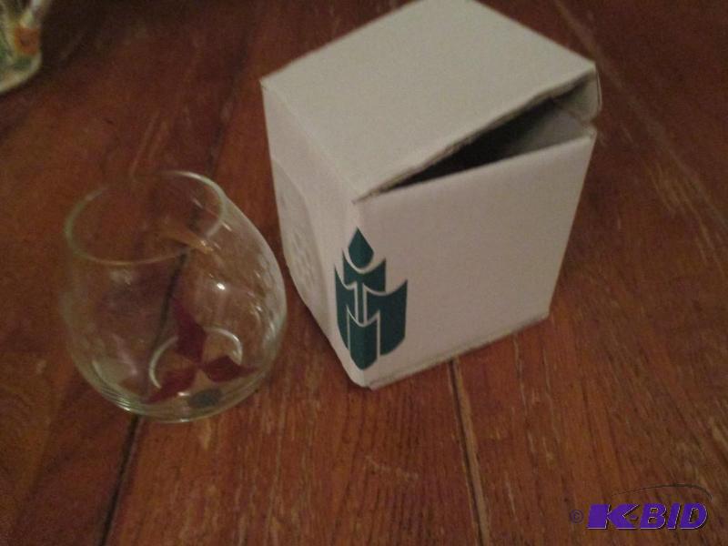 lot 69 image: Partylite P7138 Tuscuny Votive candle holder...